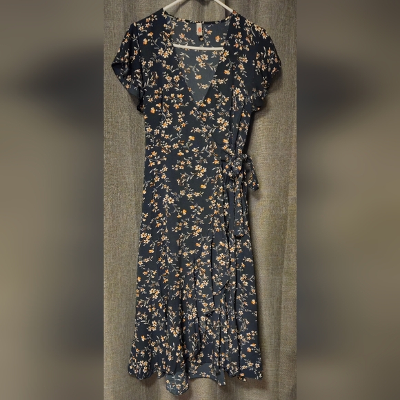 Boho Floral Dark Green/Gray Ruffle Hem Midi Wrap Dress, A Line Style Size Large - Picture 1 of 5